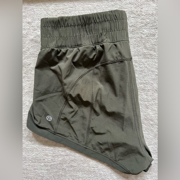 lululemon athletica Pants - Lululemon Run Shorts Olive LW7ARKR lined liner inseam 2.5 rise 11" Sz 4 Like New